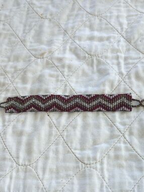 Beaded Chevron Bracelet in Burgundy and Silver. Ball and chain fastener